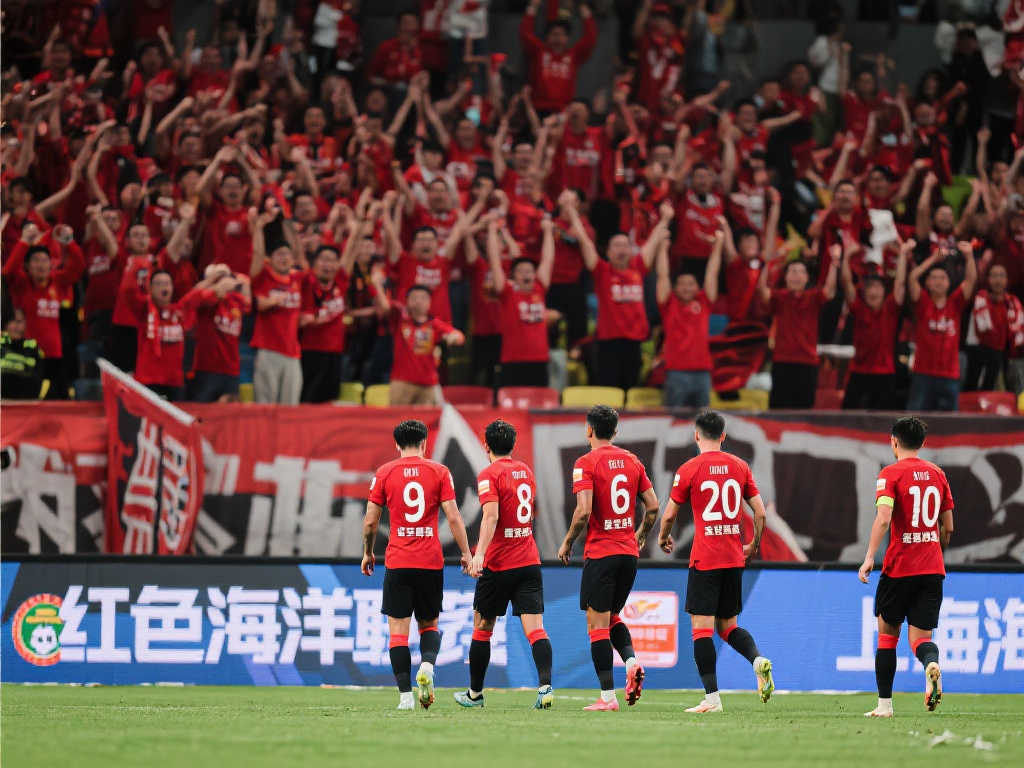 但在首秀中 但在首秀中